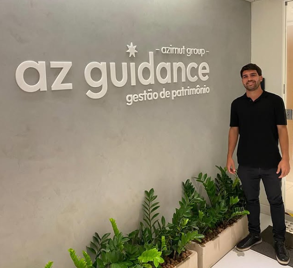 Dudu, ex-jogador do Vasco, atuando como gerente de investimentos