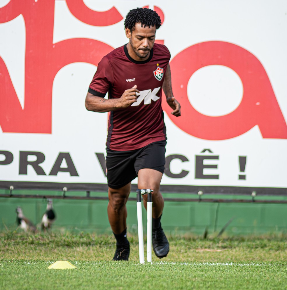 Romarinho em treino do Vitória — Foto: Victor Ferreira / EC Vitória