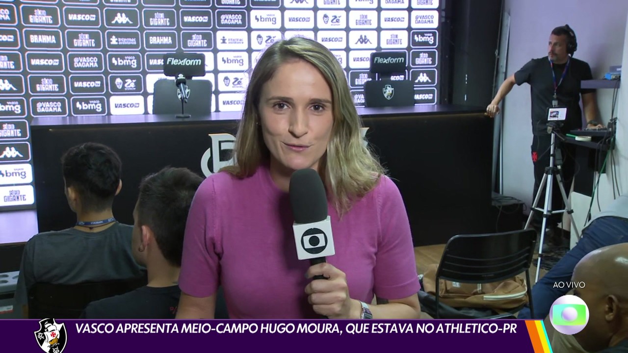 Vasco apresenta meio-campo Hugo Moura, que estava no Athletico-PR
