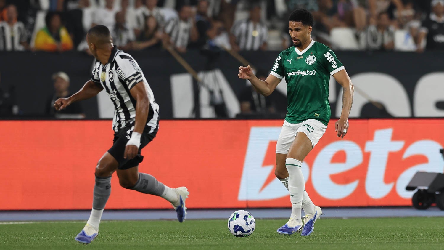 Murilo é substituído por cansaço e não preocupa no Palmeiras