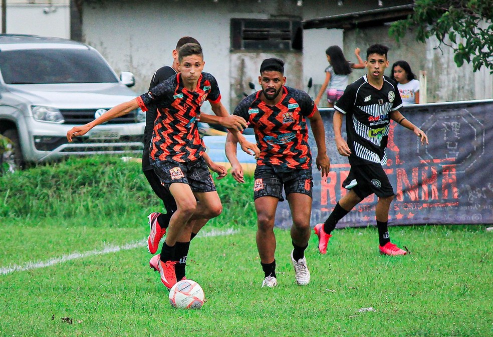 Vai uma peladinha? Jogos de futebol online