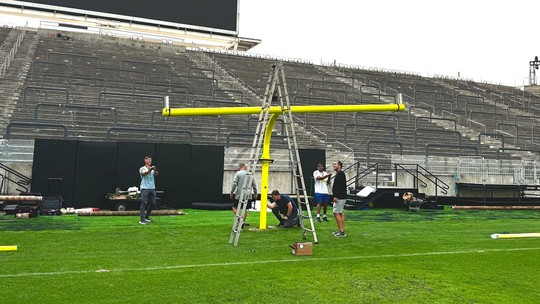 Estádio do Corinthians passa por ajustes para receber jogo da NFL; fotos - Foto: (Reprodução)