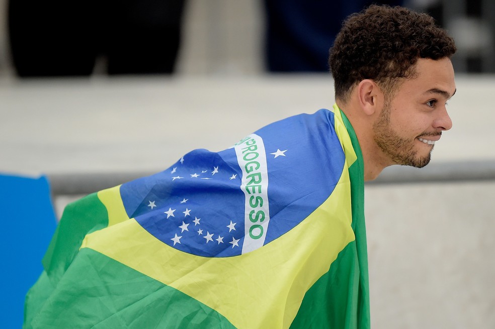 Lucas Rabelo na final do skate street — Foto: Alexandre Loureiro/COB