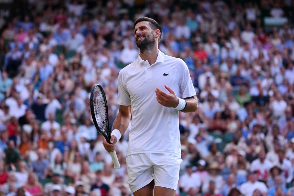 Djokovic comemora ponto em Wimbledon