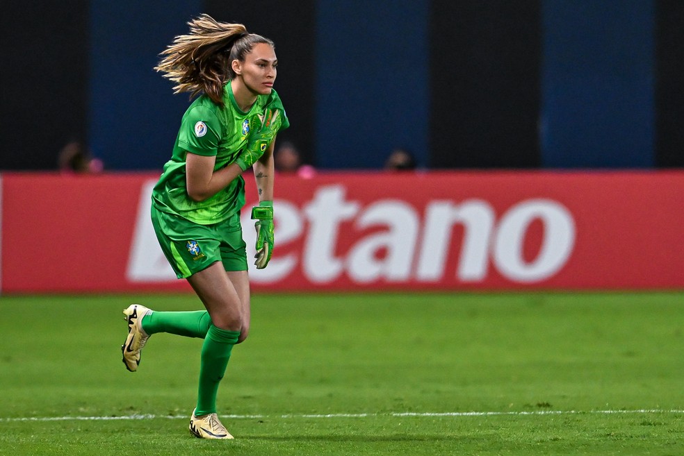 Cláudia, do Fluminense, em campo pelo Brasil na Copa América — Foto: Staff Images Woman/CONMEBOL