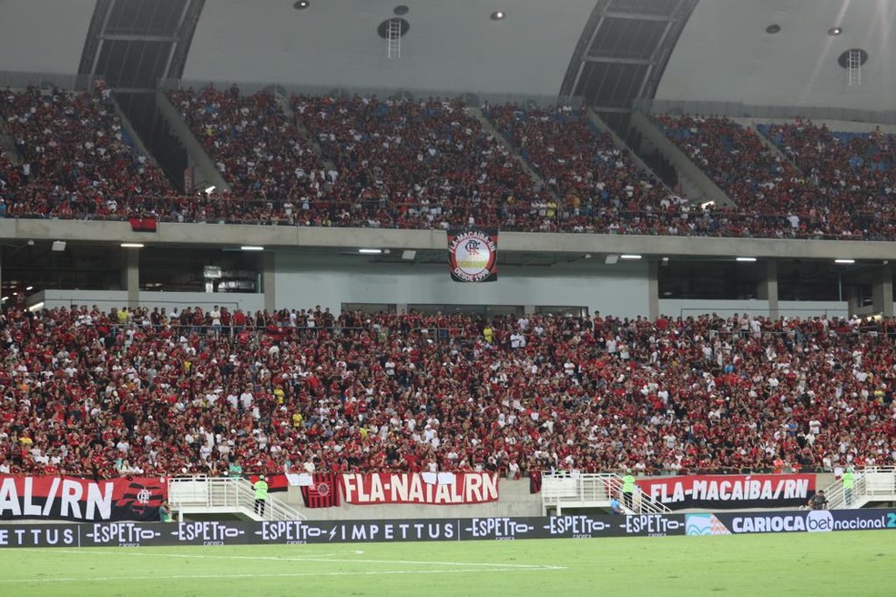 Torcida do Flamengo fez festa nas arquibancadas, mas time ficou no 0 a 0 em campo — Foto: Augusto César Gomes