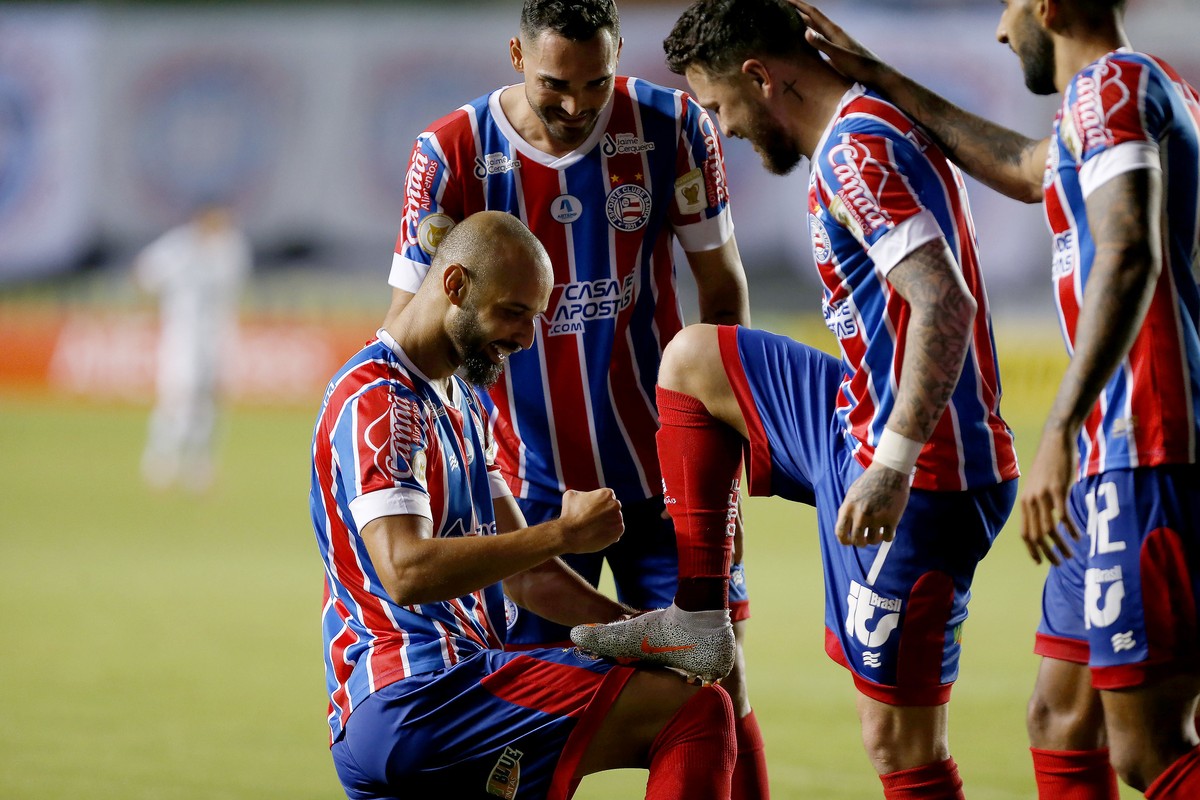 Em alta e arrasador na Copa do Brasil, Bahia pega o Vila Nova em busca ...