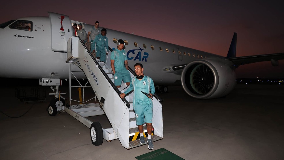 Elenco do Palmeiras em viagem no avião da empresa da presidente Leila Pereira — Foto: Cesar Greco/Palmeiras