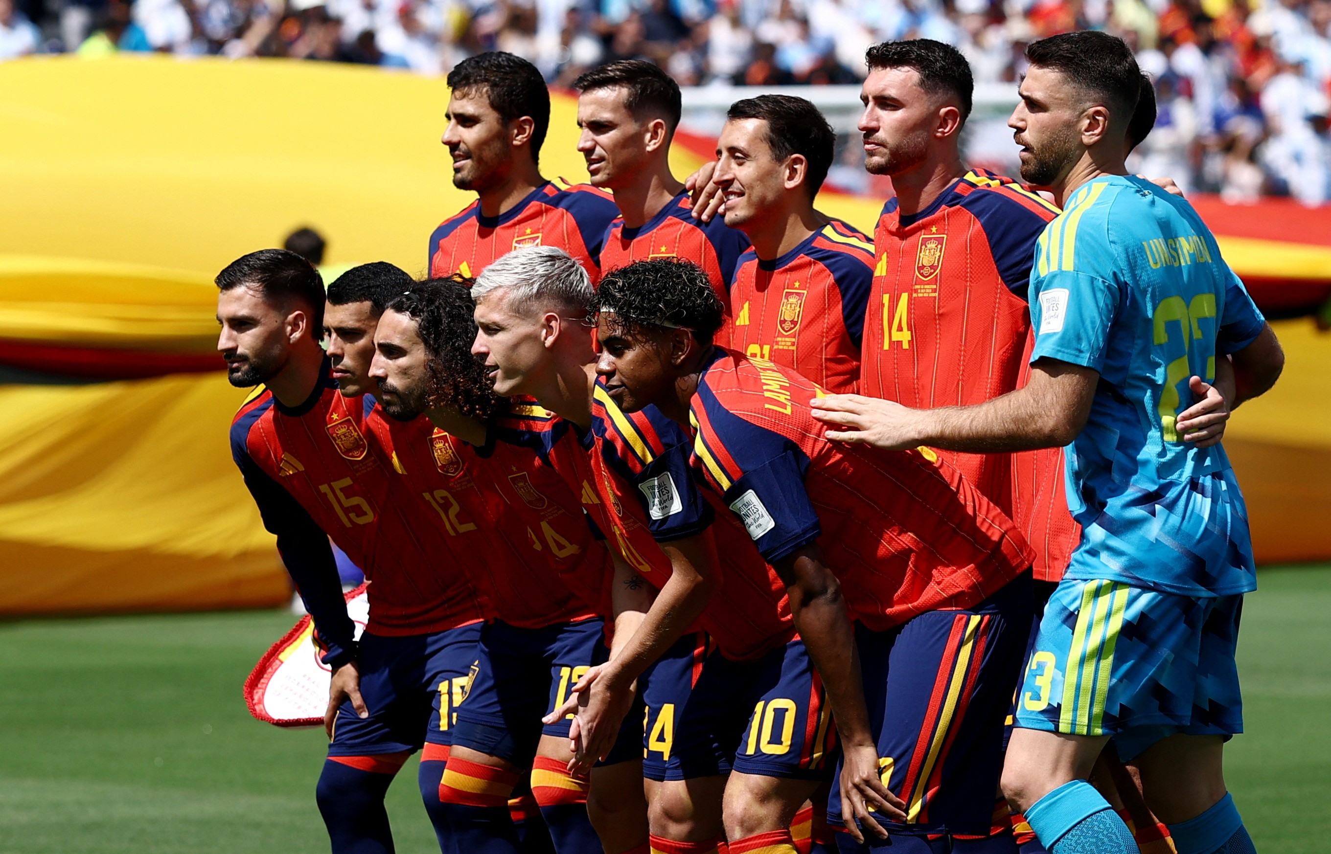 Atuações da Espanha: Cubarsí e Rodri ditam ritmo, e Ferran Torres é o herói do título; dê suas notas