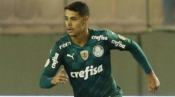 Palmeiras prioriza venda e aguarda movimentação do Grêmio pelo zagueiro Lucas Freitas