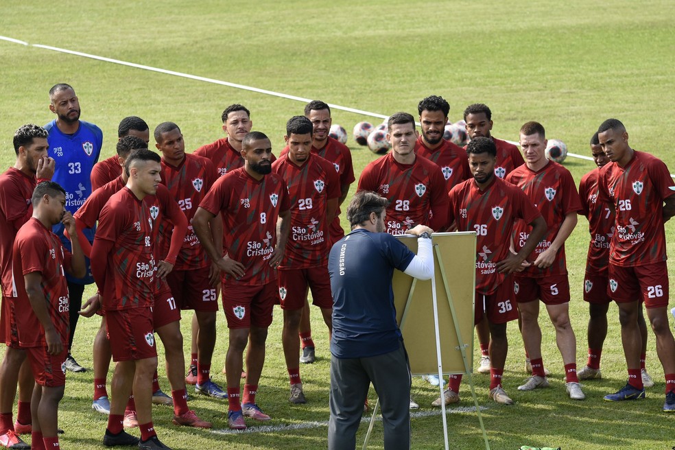 Imprensa portuguesa critica escolha de preparação da seleção lusa em  Campinas