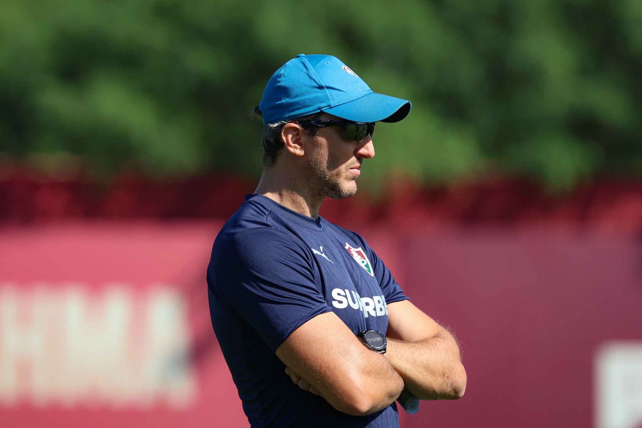 Savarino retorna ao Fluminense para enfrentar o Bahia, mas equipe enfrenta desfalques significativos
