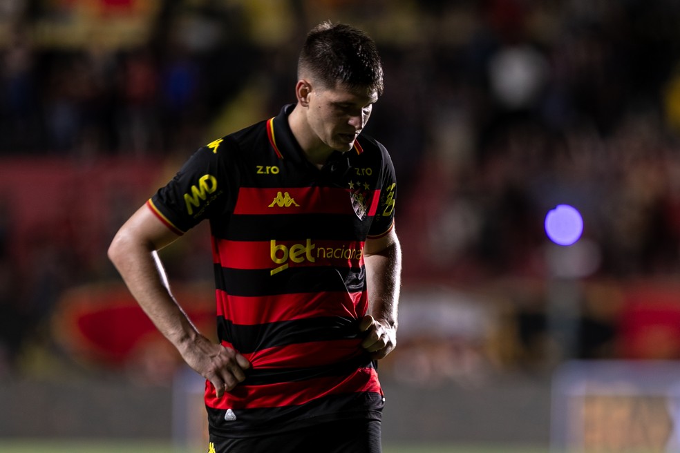 Perotti em ação pelo Sport