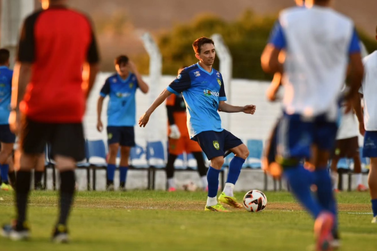 Picos embarca para Teresina e relaciona 25 atletas para jogo de ida contra o River-PI; veja lista