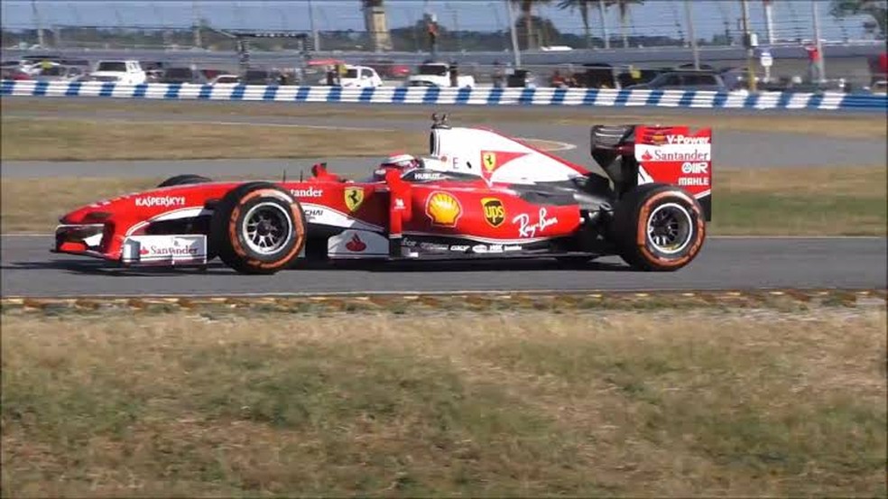 Famosa pista de Daytona j recebeu testes e exibi es com carros