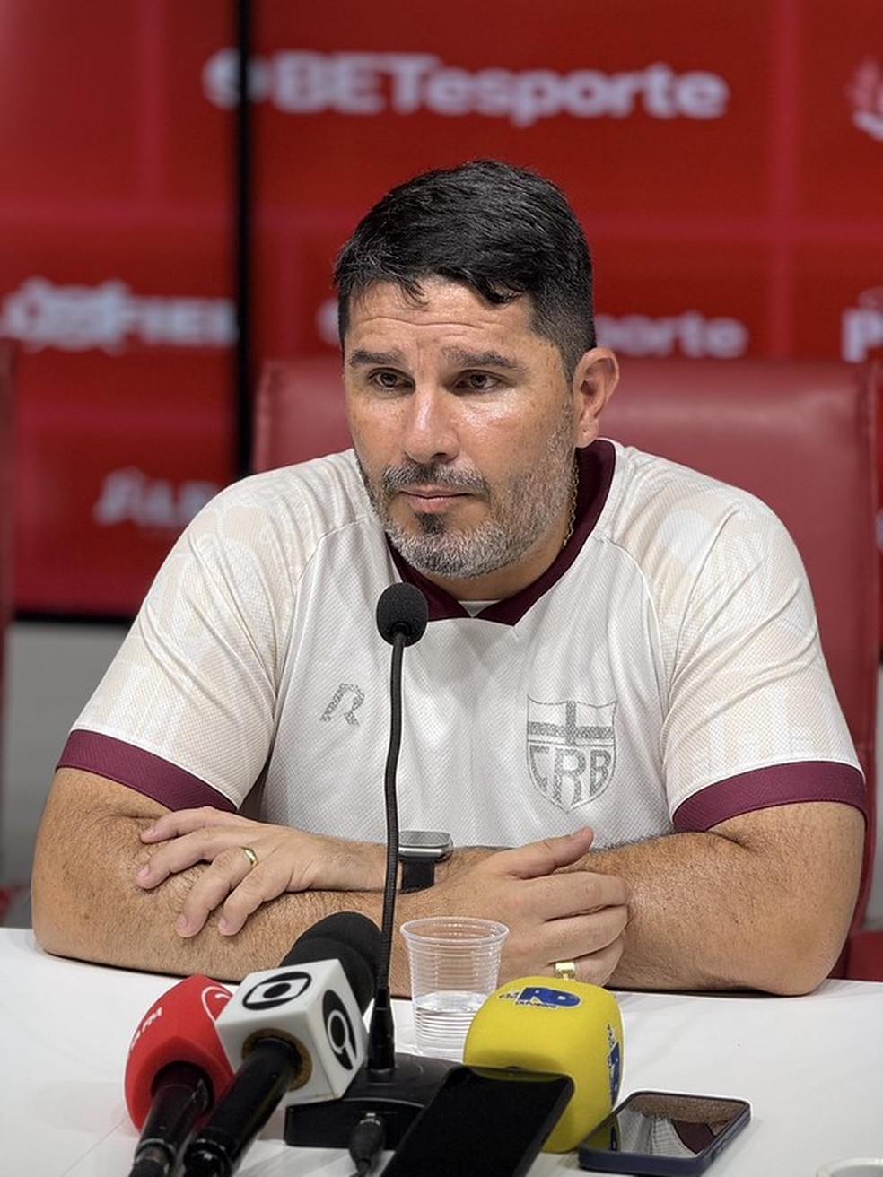 Eduardo Barroca diz que gol tomado aos 5'minutos prejudicou demais o CRB — Foto: Francisco Cedrim/ASCOM CRB