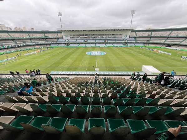 Grêmio mandará jogos da Libertadores no Couto Pereira e treinará em CT do Corinthians
