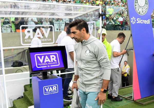 Abel Ferreira lamenta empate no fim do Dérbi: 