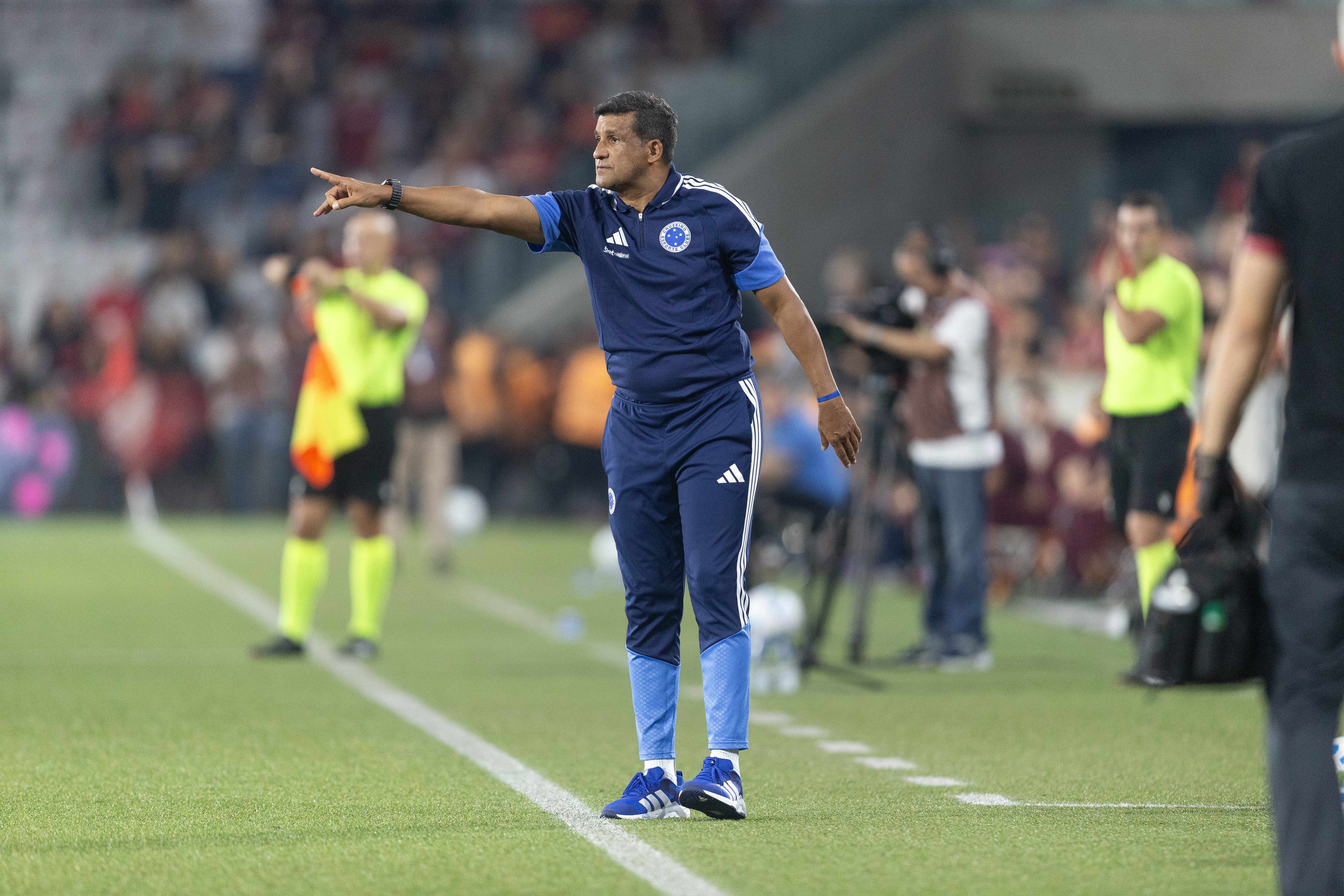 Diagnóstico do Auxiliar: Cruzeiro Enfrenta Crise Emocional e Busca Reviravolta