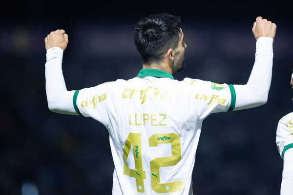 Alvo do River, Flaco López é decisivo no Palmeiras: 
