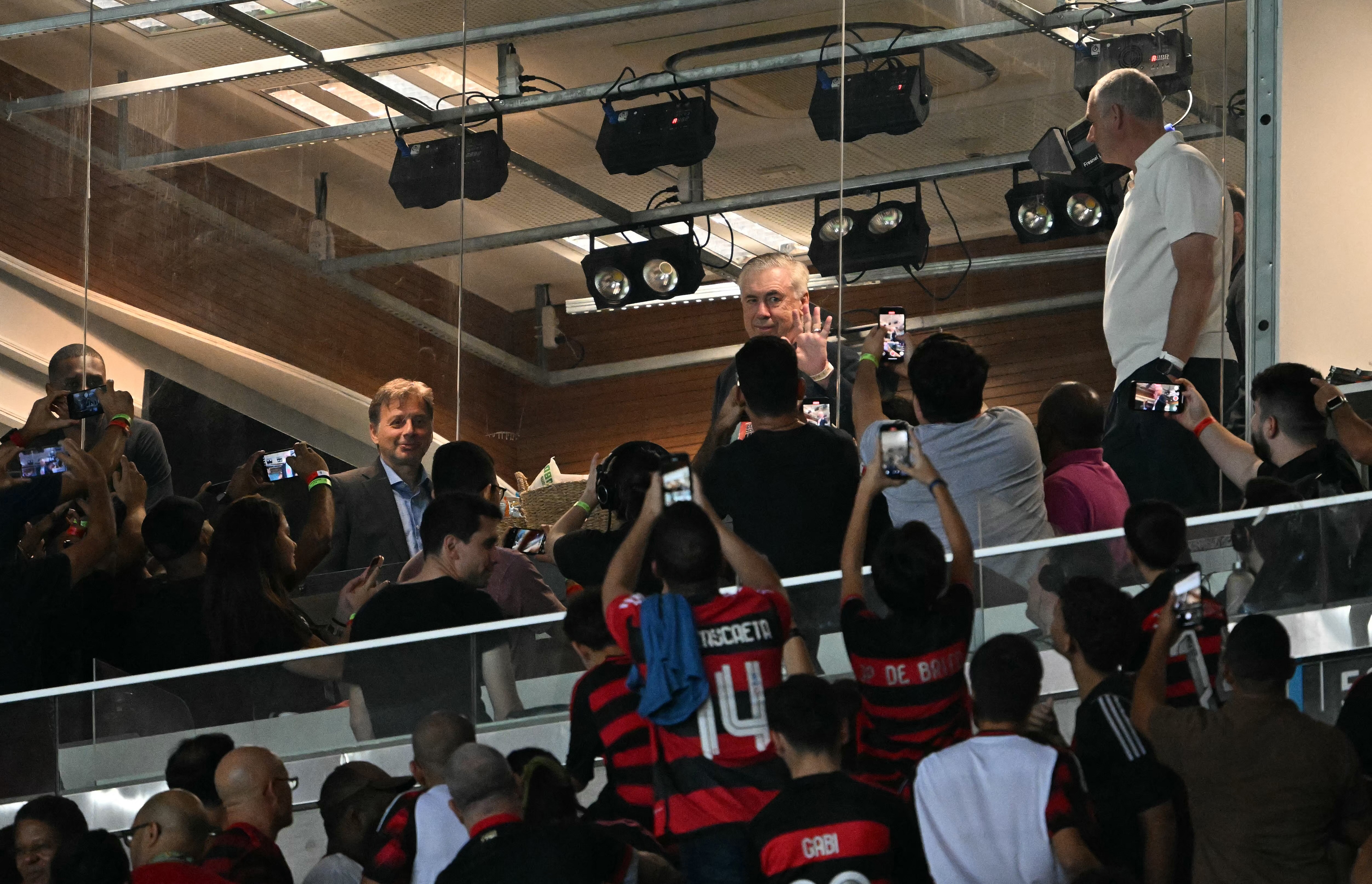Ancelotti Observa Flamengo x Deportivo Táchira no Maracanã