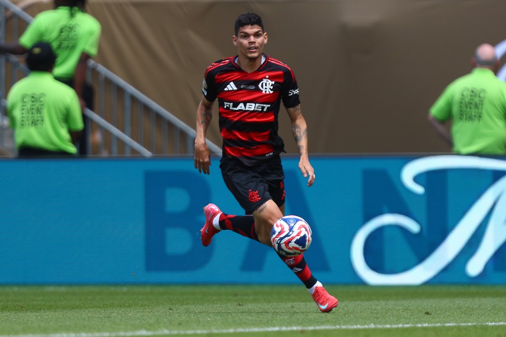 Ayrton Lucas atingiu 36,1 km/h no Flamengo x Chelsea  Foto: Gilvan de Souza / Flamengo