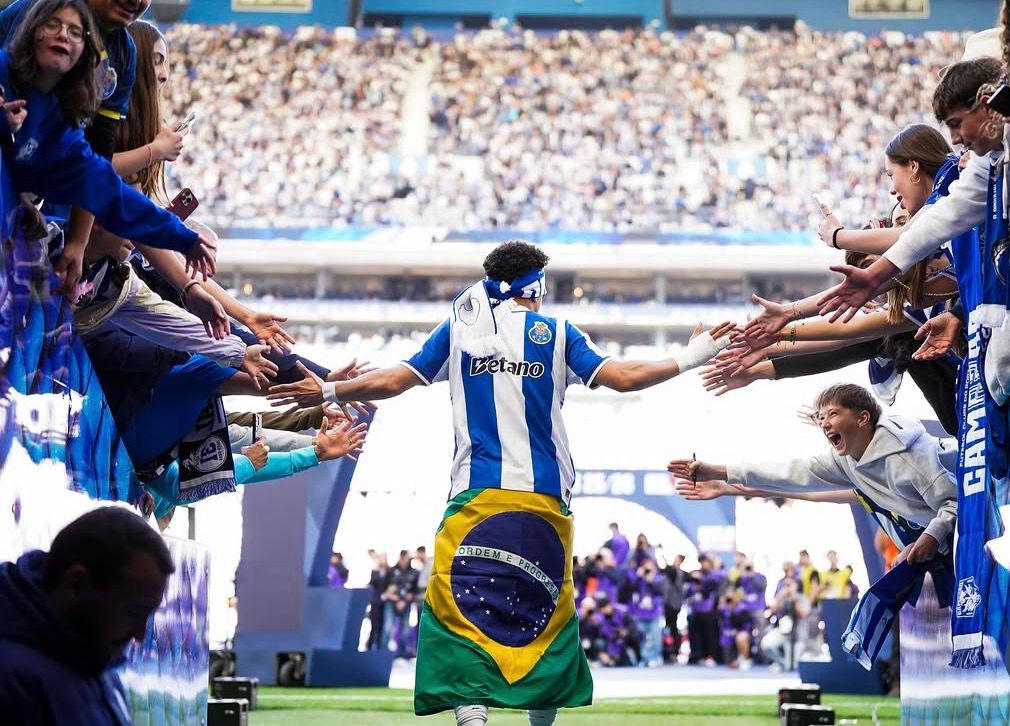 Ex-Grêmio, Pepê segue passos de Hulk no Porto ao empilhar títulos e sonha com nova chance na Seleção