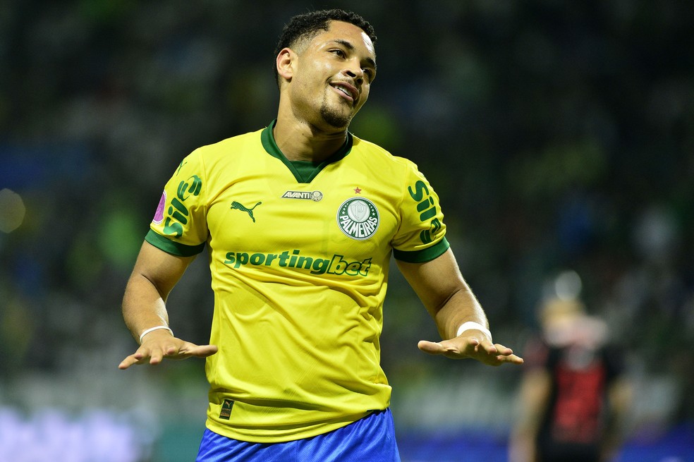 West Ham planeja oferta por Vitor Roque incluindo Luis Guilherme e dinheiro