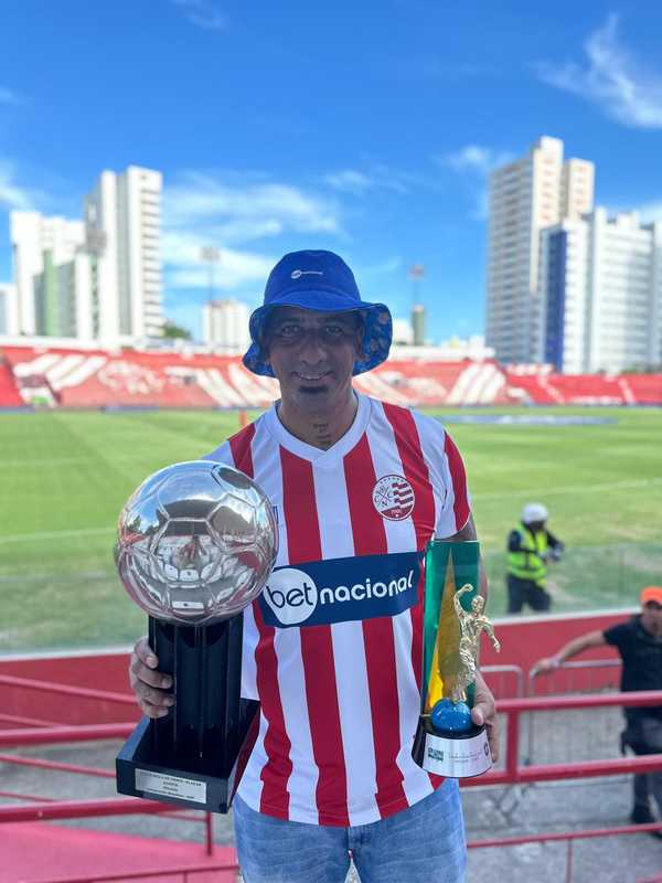 Ex-feirante Prefere Corinthians ao São Paulo e é Ajudado por Leo Moura