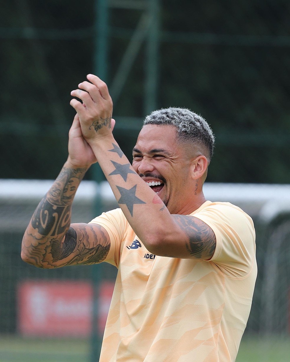 Luciano em treino do São Paulo — Foto: Rubens Chiri/saopaulofc.net