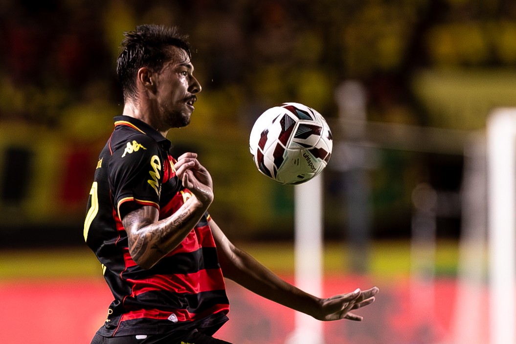 Sport perde Claudinho por edema no joelho por pelo menos duas rodadas