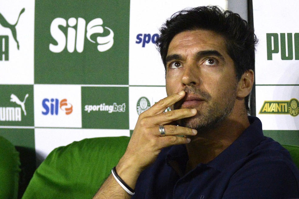 FORÇA MÁXIMA! Abel deve escalar o time titular após correr risco de não classificar no Paulistão