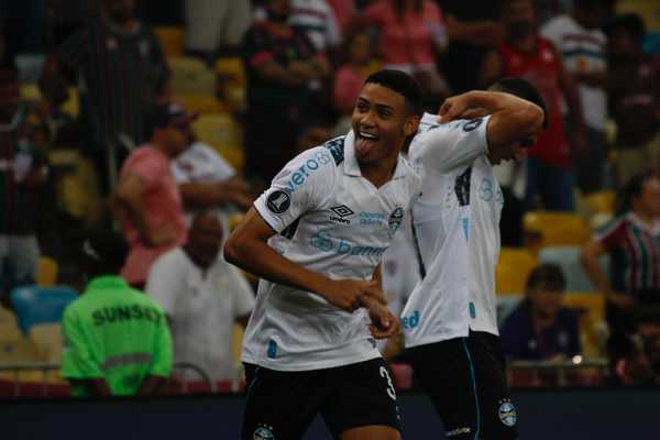 Grêmio supera meta e arrecada uma bolada em vendas de jogadores, confira os valores