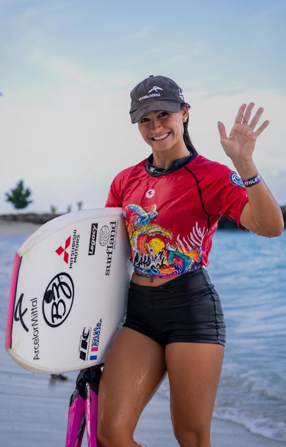 Luna Hardman é campeã da segunda etapa do Circuito Mundial de Bodyboarding