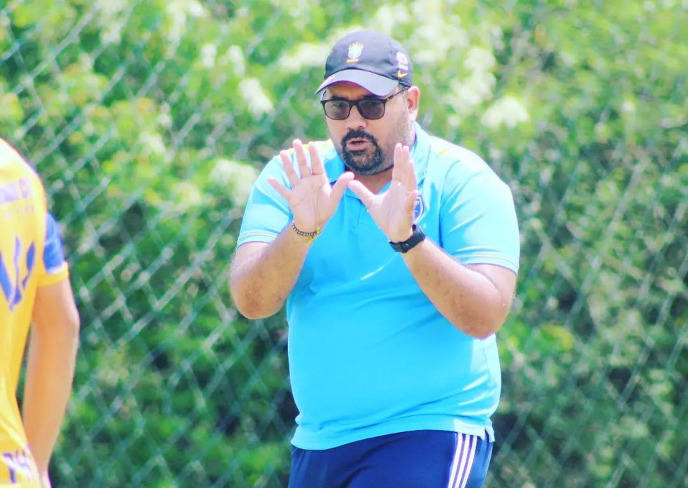 Thyago Marcolino, técnico do Caruaru City — Foto: Caruaru City