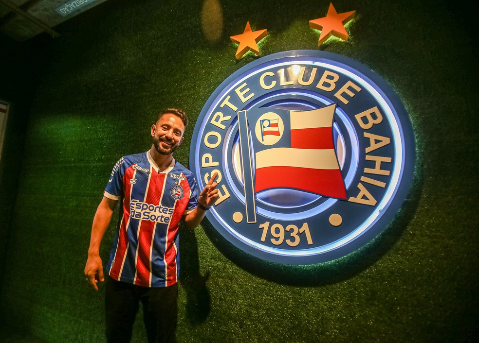 Everton Ribeiro viaja para Manchester na madrugada desta terça-feira — Foto: Tiago Caldas /EC Bahia