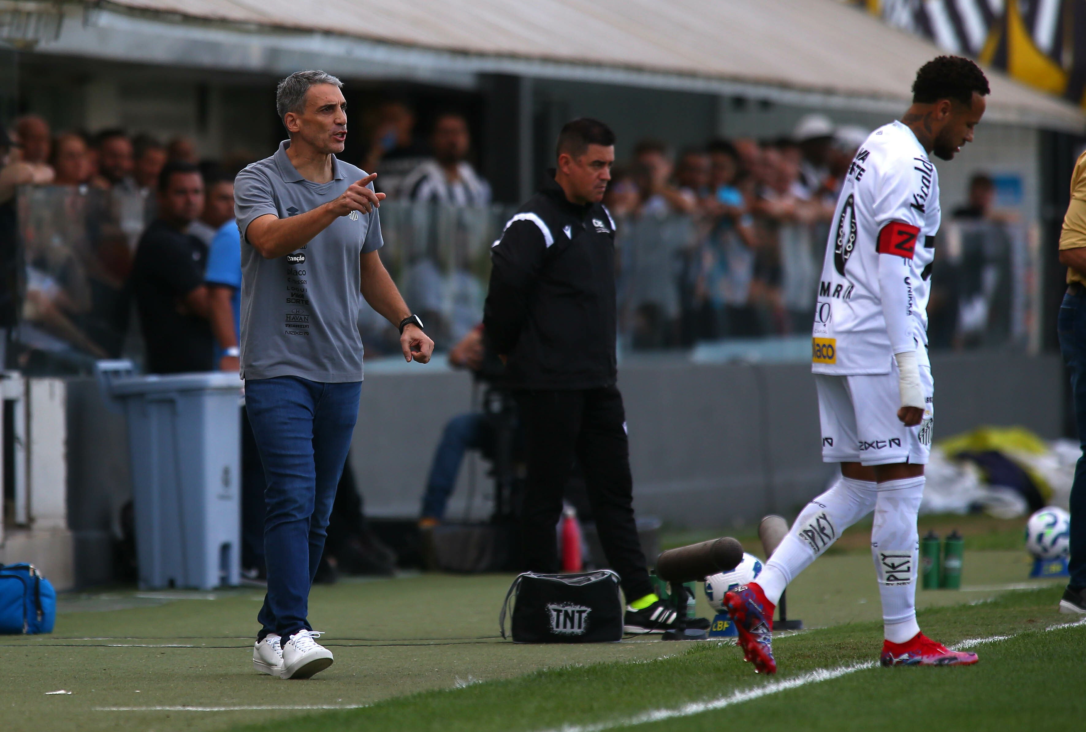 Análise: Santos dá primeiro passo com Vojvoda ao resolver "peneira" na