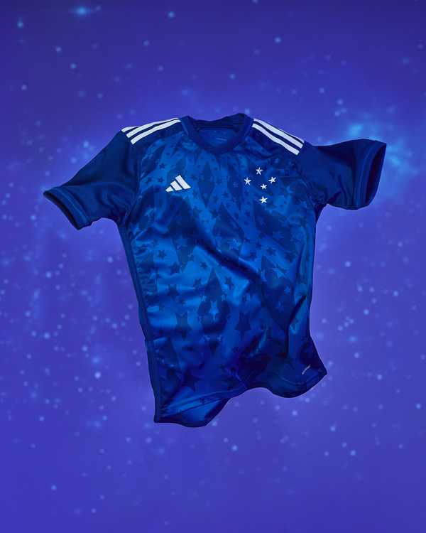 Cruzeiro lança nova camisa para a temporada 2024; assista vídeo e veja