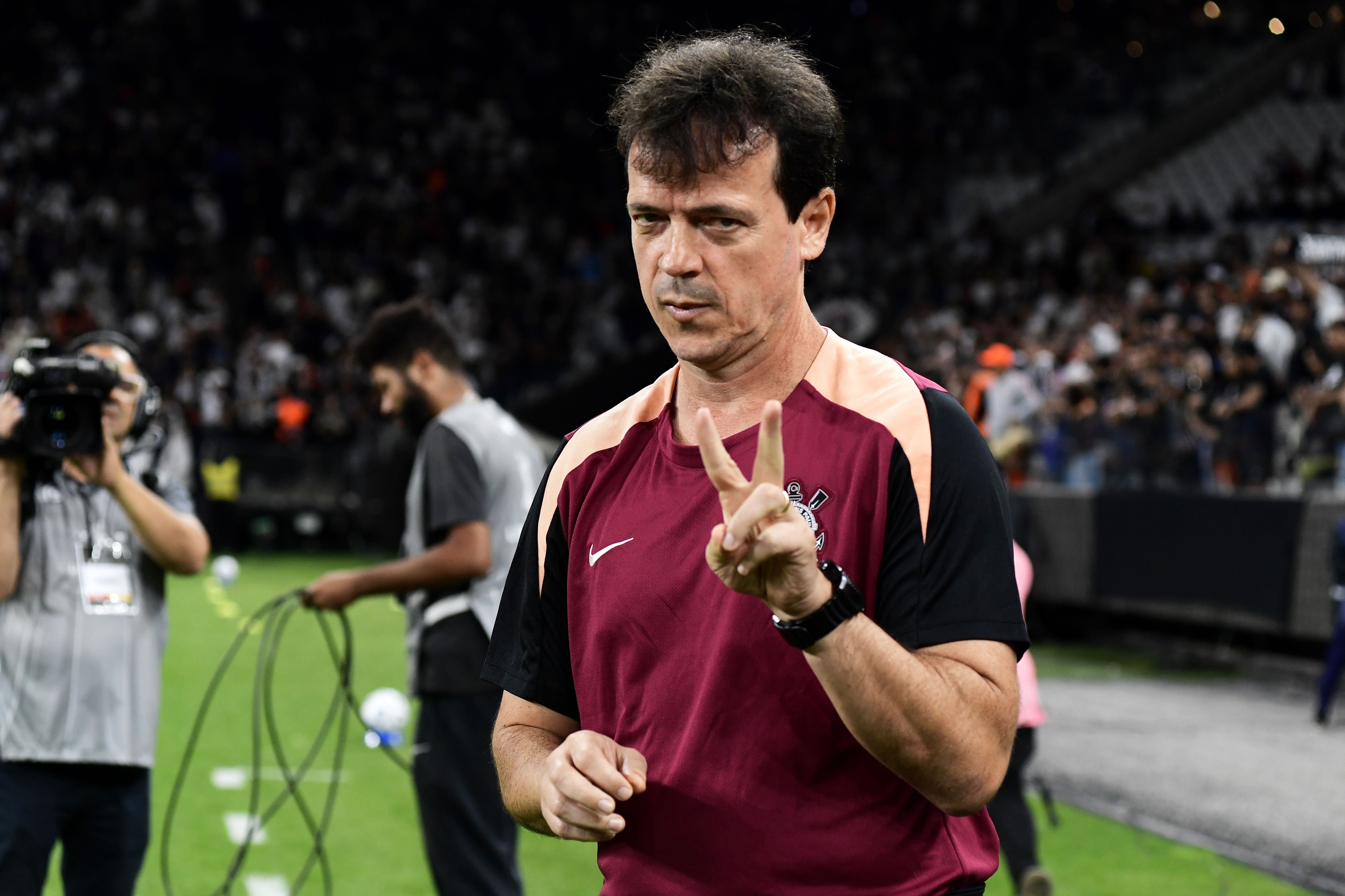 Diniz Celebra Triunfo do Corinthians e Destaca Importância da Conexão Entre Jogadores