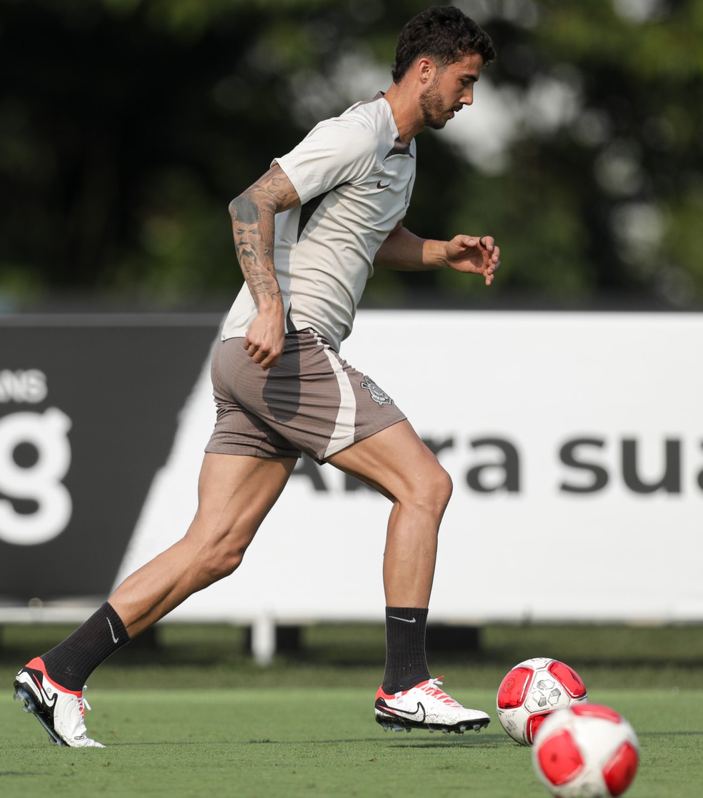 Zagueiro Gustavo Henrique em treino do Corinthians — Foto: Rodrigo Coca / Ag.Corinthians