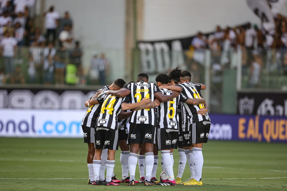 Após gol contra, goleiro Júlio César admite má fase no Inglês e