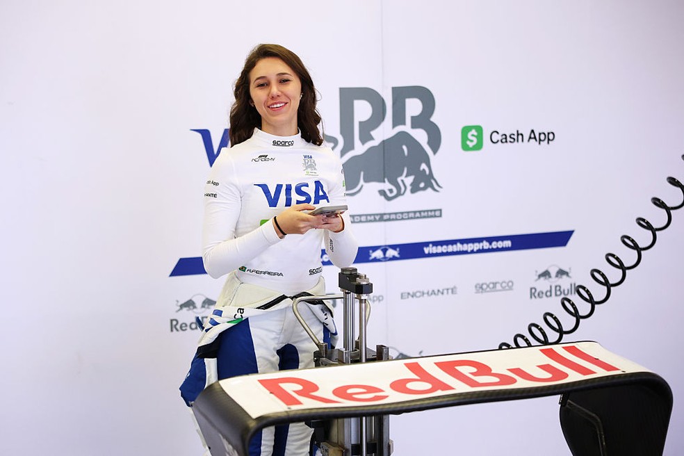 Rafaela Ferreira em teste da F1 Academy 2025, no mês de setembro — Foto: Alex Pantling - Formula 1/Formula 1 via Getty Images