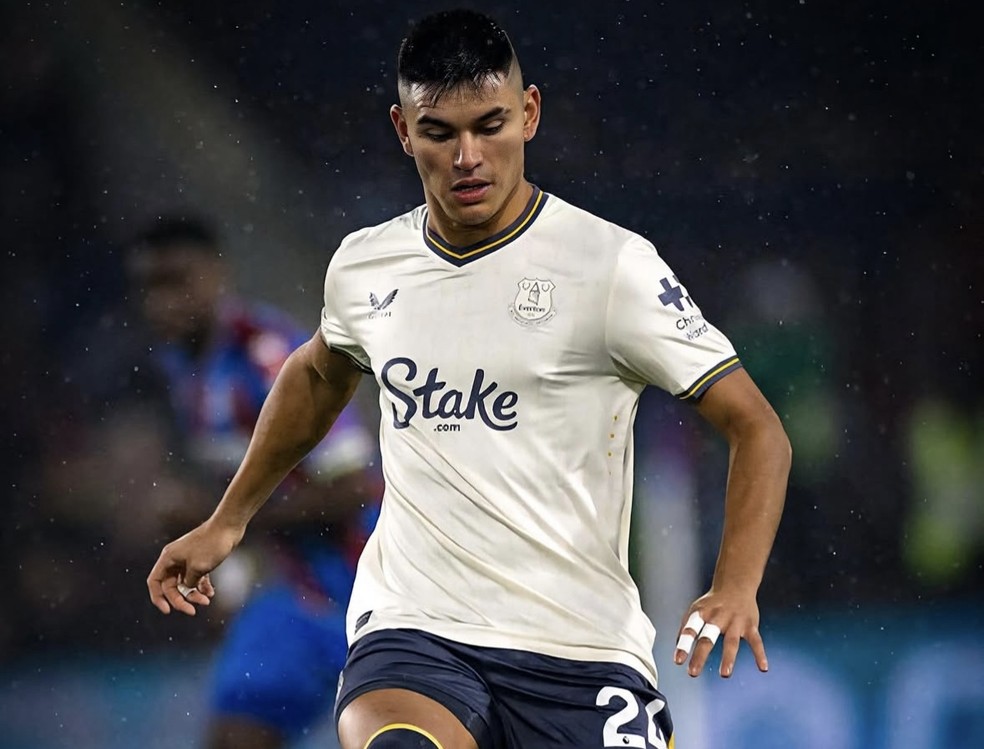 Alcaraz em atuao pelo Everton  Foto: Reproduo/Instagram