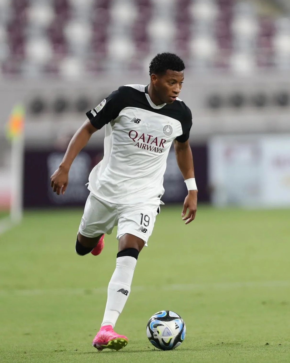 Gonzalo Plata em ação pelo Al-Sadd, do Catar — Foto: Reprodução / Instagram