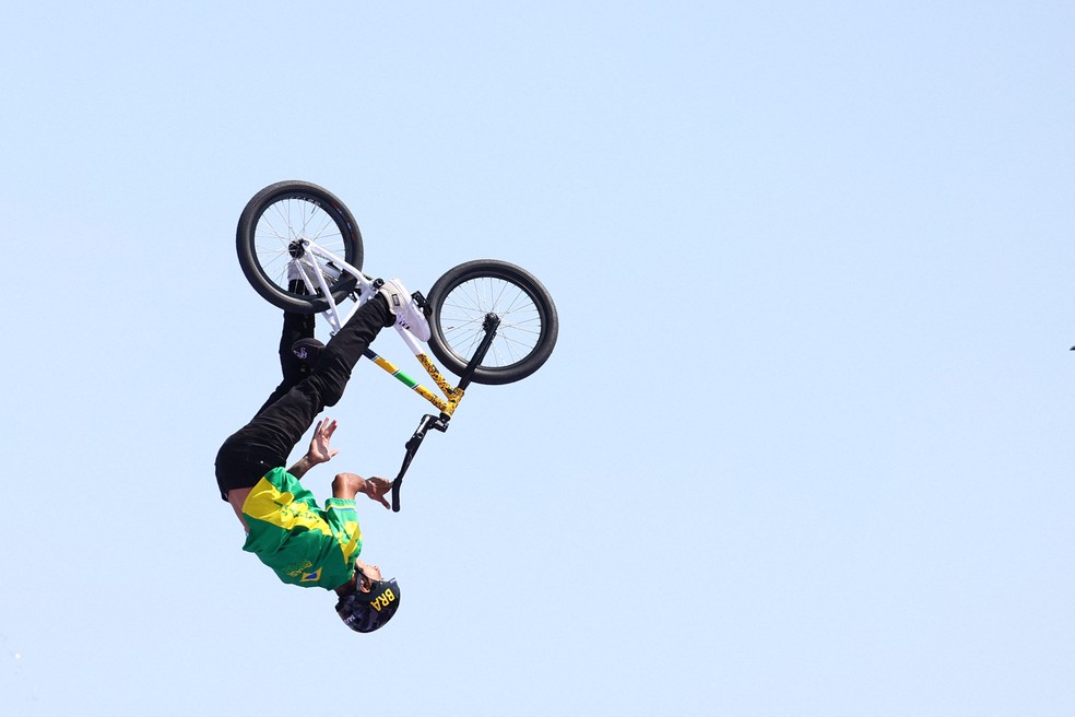 Gustavo Batista De Oliveira, o Bala Loka, do Brasil, no ciclismo BMX freestyle em Paris — Foto: REUTERS/Esa Alexander