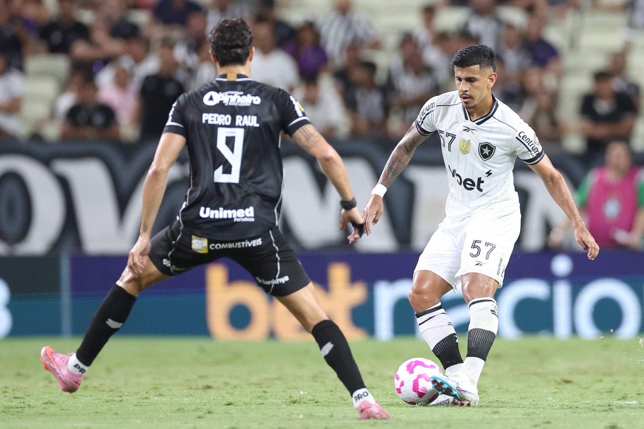 Defesa se sobressai, e Botafogo termina um jogo sem ser vazado após um mês