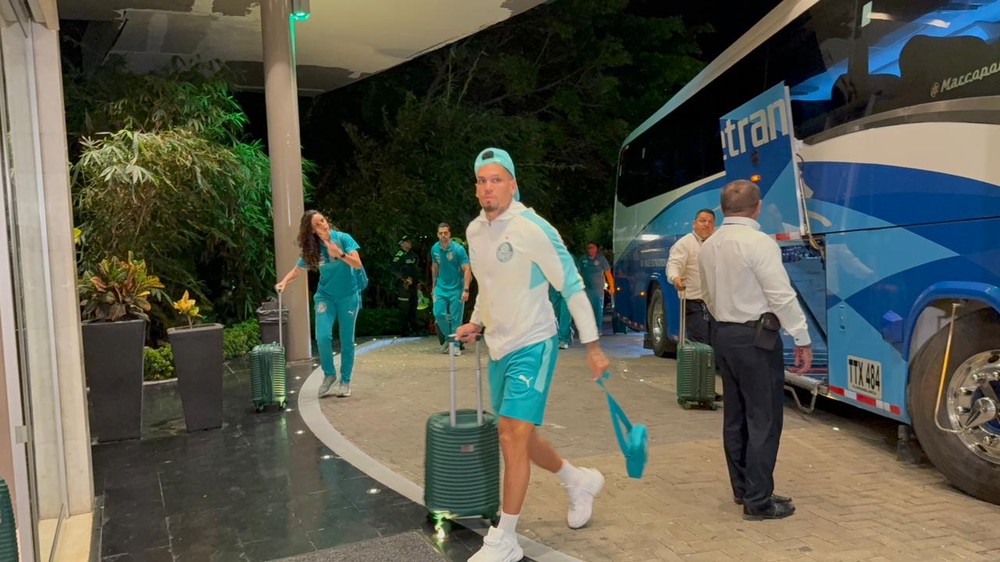Palmeiras deve ter desfalques ofensivos na estreia da Libertadores