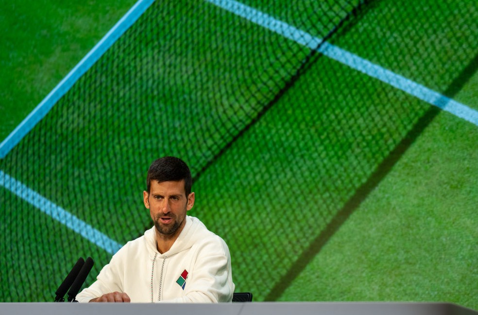 Djokovic em coletiva após final de Wimbledon — Foto: Getty