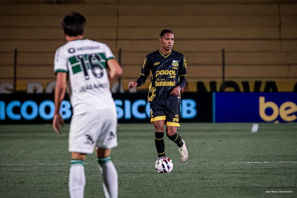 Fluminense disputa com Botafogo a contratação de Dantas, destaque do Novorizontino