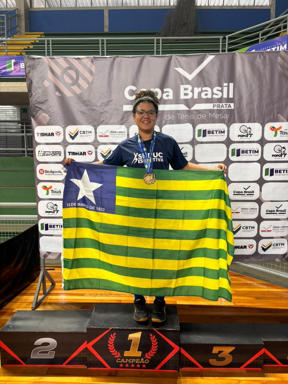 Tênis de mesa: atleta supera imprevisto com voo e conquista duas medalhas na Copa do Brasil